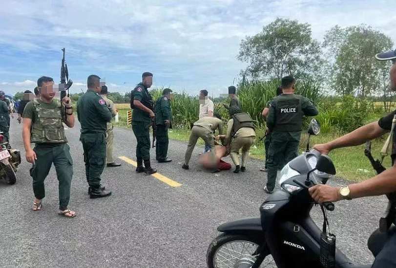 美女持枪劫法场救男友震撼全网：被捕照颜值逆天评论区全在欣赏（组图） - 5