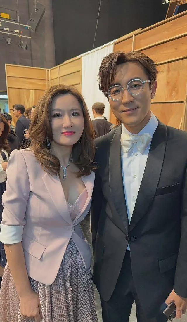 知名港星时隔多年现身TVB台庆！现场开心集邮，17岁被下药失身（组图） - 6