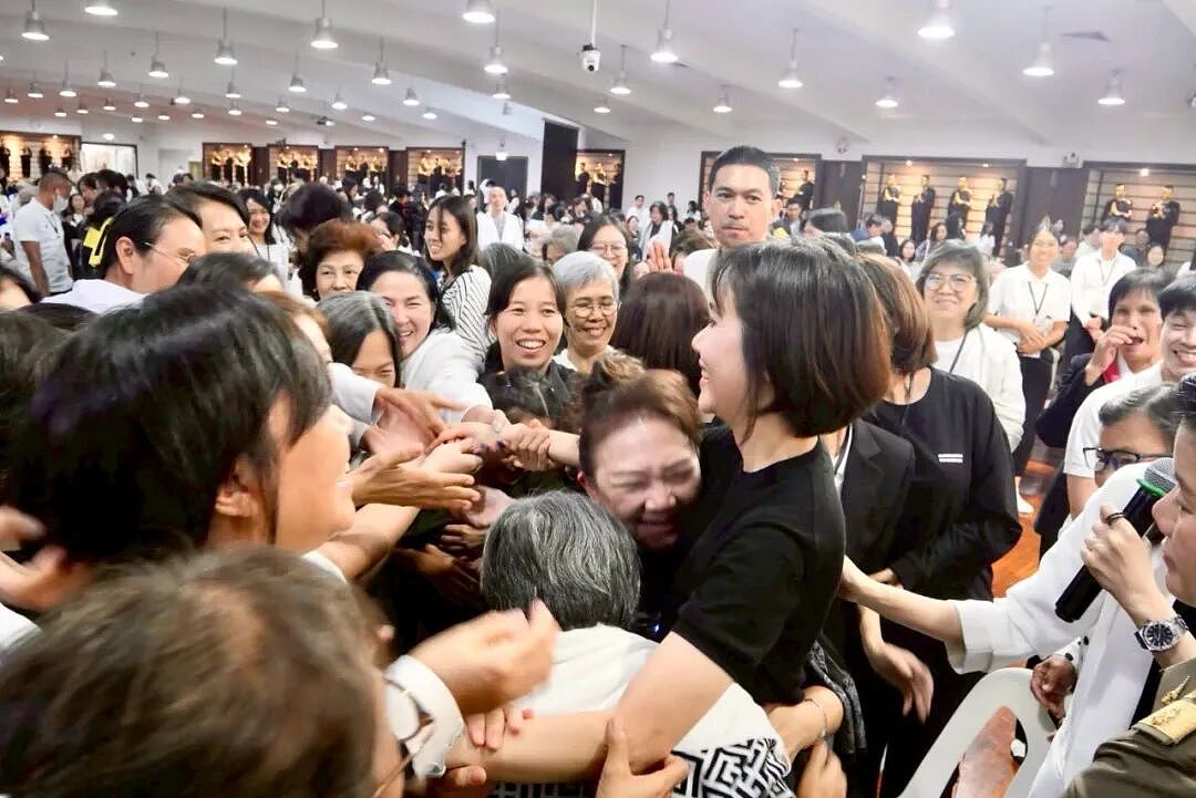 泰国王后在北京美艳杀疯，踩10厘米细高跟逛故宫，贵妃复宠被她秒了（组图） - 46