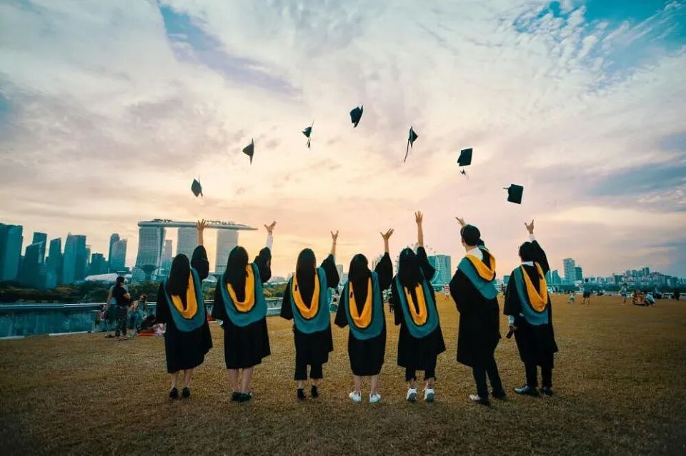 985卷不过海归？留学生扎堆进体制内！上海公务员名单出现多名澳洲海归，专业对口成上岸密码（组图） - 10