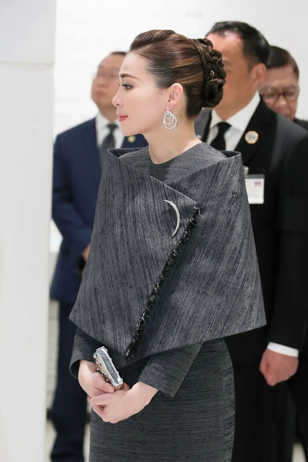 泰国王后在北京美艳杀疯，踩10厘米细高跟逛故宫，贵妃复宠被她秒了（组图） - 25