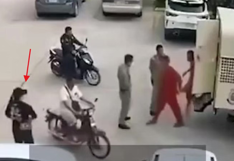 美女持枪劫法场救男友震撼全网：被捕照颜值逆天评论区全在欣赏（组图） - 2