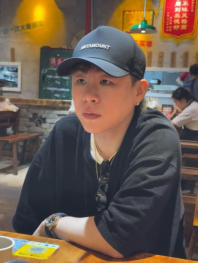 疑胡彦斌回应与易梦玲恋情：没有想要瞒着也没义务向全世界汇报（组图） - 1