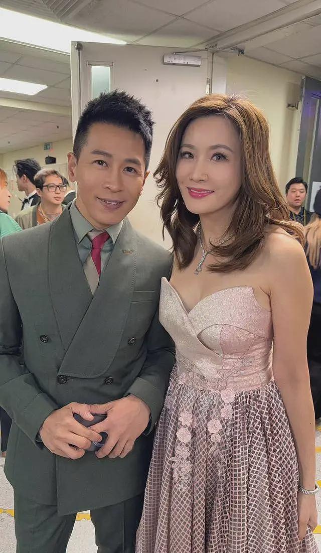 知名港星时隔多年现身TVB台庆！现场开心集邮，17岁被下药失身（组图） - 7