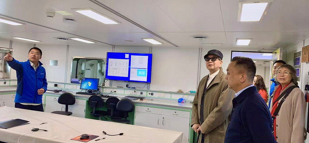 中国南极科考破冰船雪龙号抵塔州，澳洲华人专家朱玉庭受邀登船考察 - 7