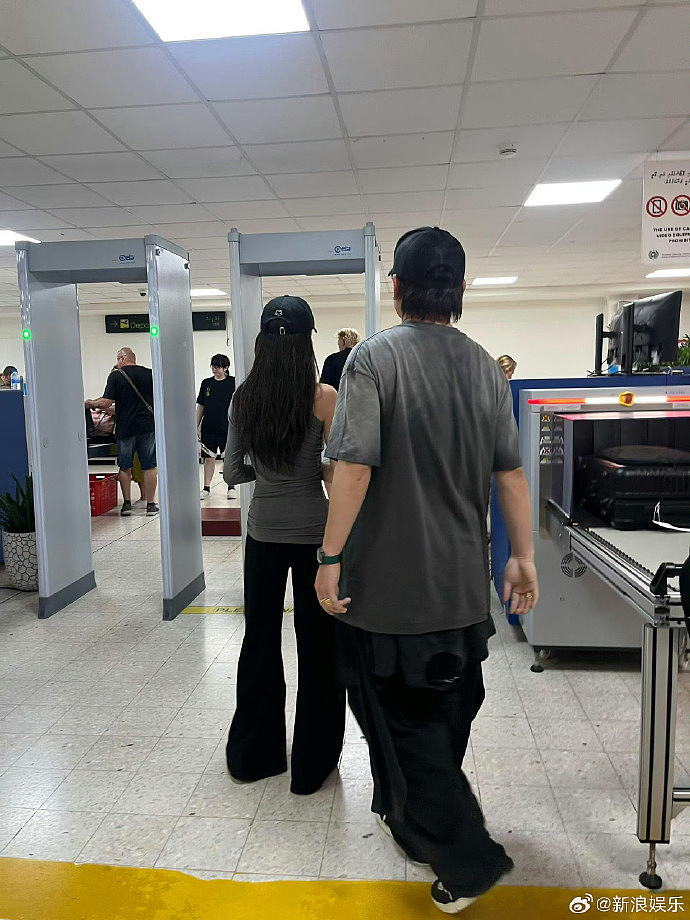 胡彦斌疑无缝衔接，海边亲吻照是前女友做的局，难怪易梦玲嫁祸AI（组图） - 6