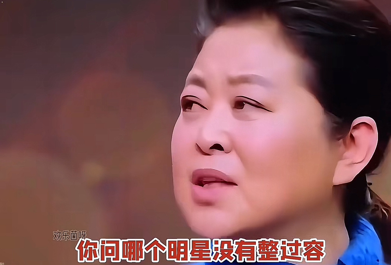 比整容还离谱!39岁江疏影现身活动,脸僵似硅胶,造型丑到认不出(组图) - 1