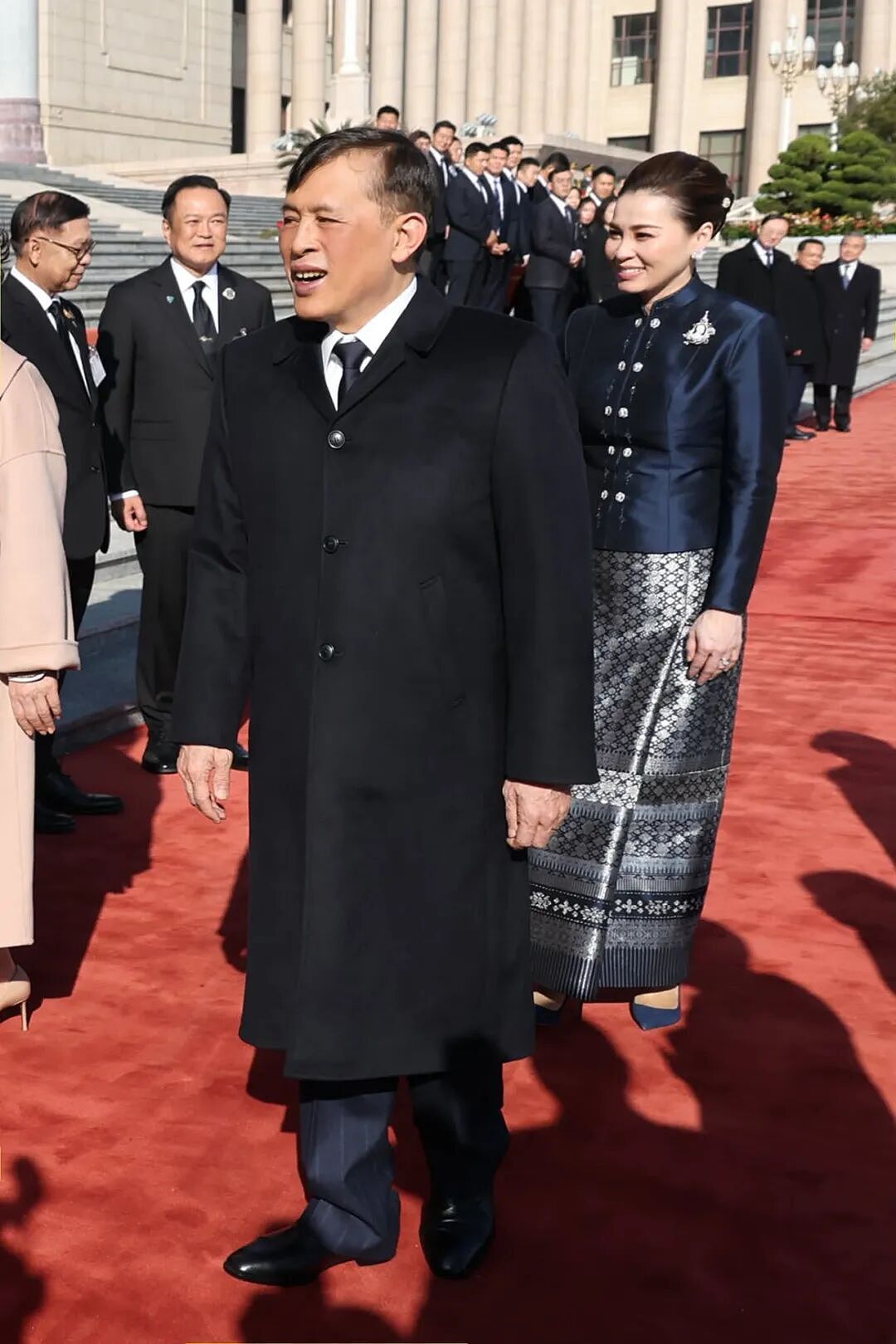 泰国王后在北京美艳杀疯，踩10厘米细高跟逛故宫，贵妃复宠被她秒了（组图） - 10