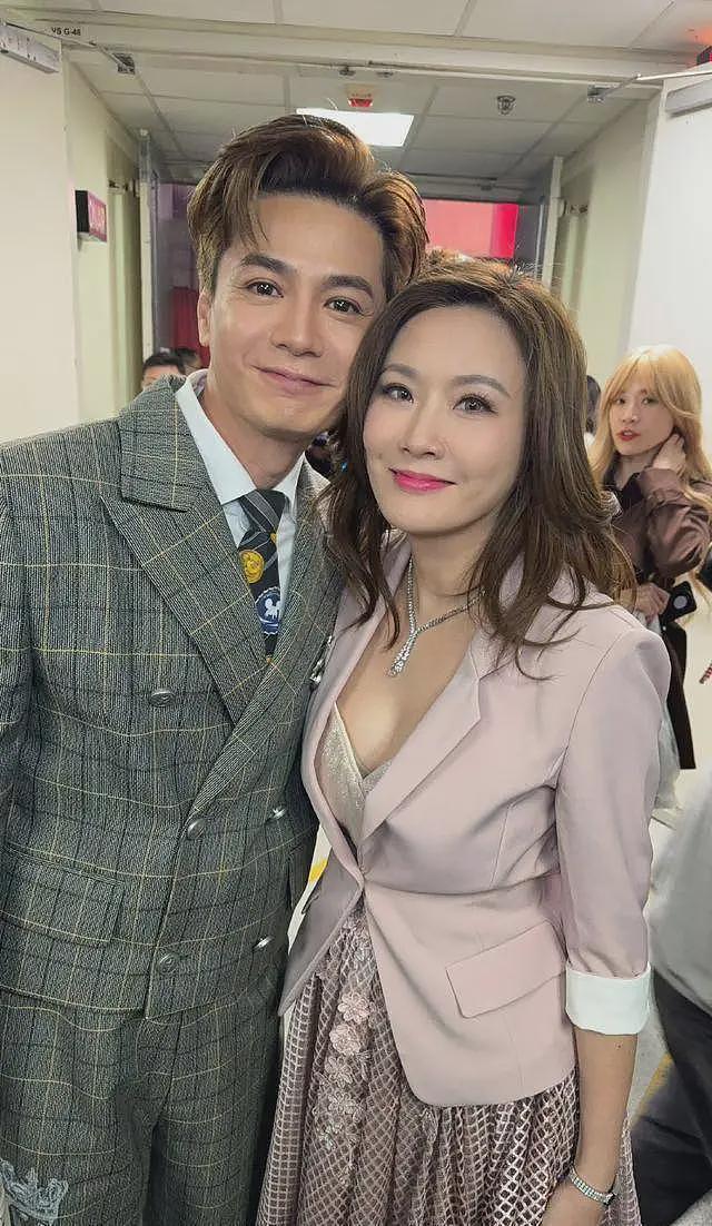 知名港星时隔多年现身TVB台庆！现场开心集邮，17岁被下药失身（组图） - 5