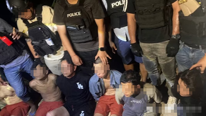美女持枪劫法场救男友震撼全网：被捕照颜值逆天评论区全在欣赏（组图） - 6
