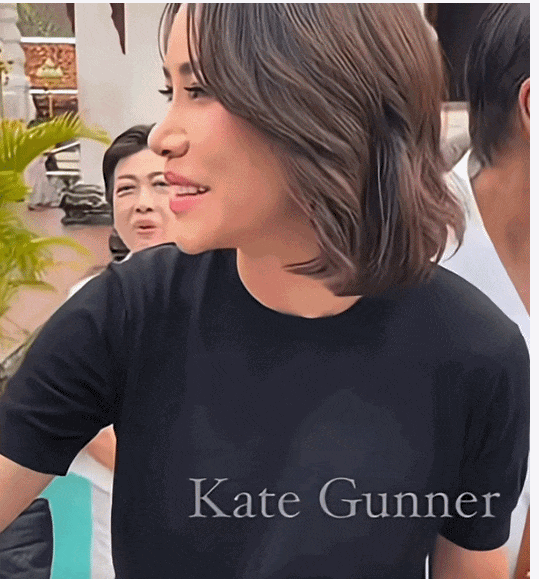泰国王后在北京美艳杀疯，踩10厘米细高跟逛故宫，贵妃复宠被她秒了（组图） - 42