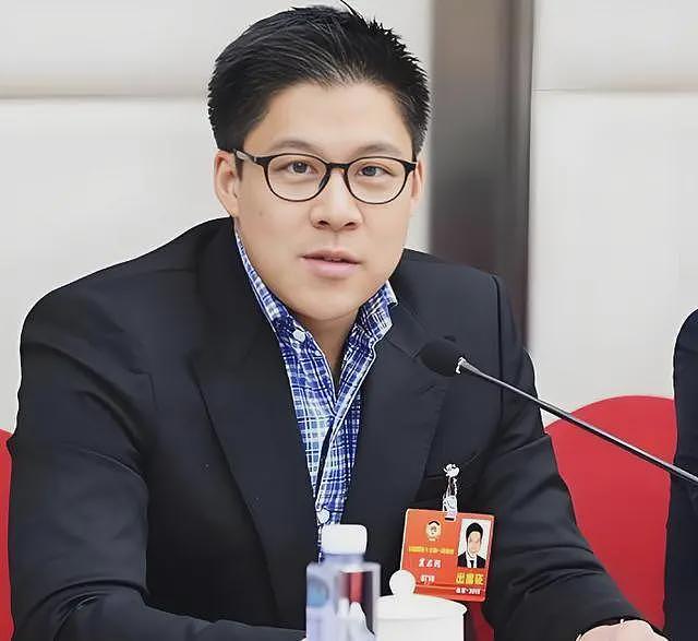 郭晶晶与“妲己”成妯娌？一场婚礼给豪门秘闻全炸出来了，堪比小说炸裂（组图） - 24