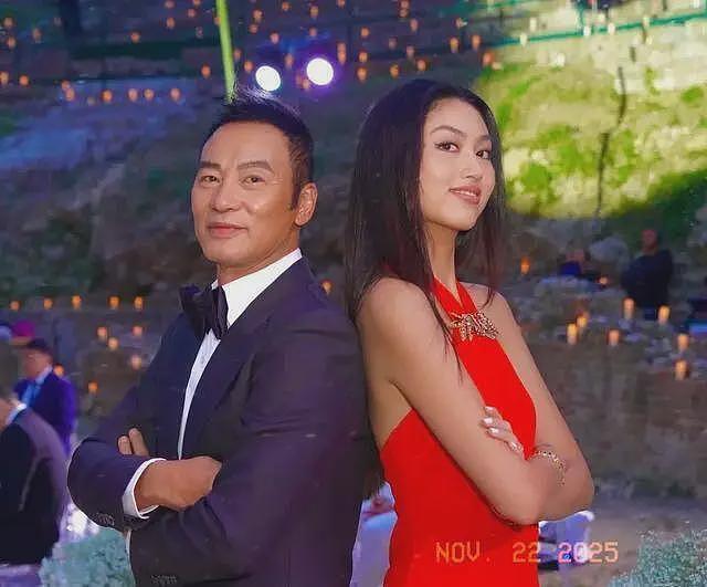 70岁任达华出席活动突然摔倒,吓坏众人,老婆的反应引发网友吐槽(组图) - 26