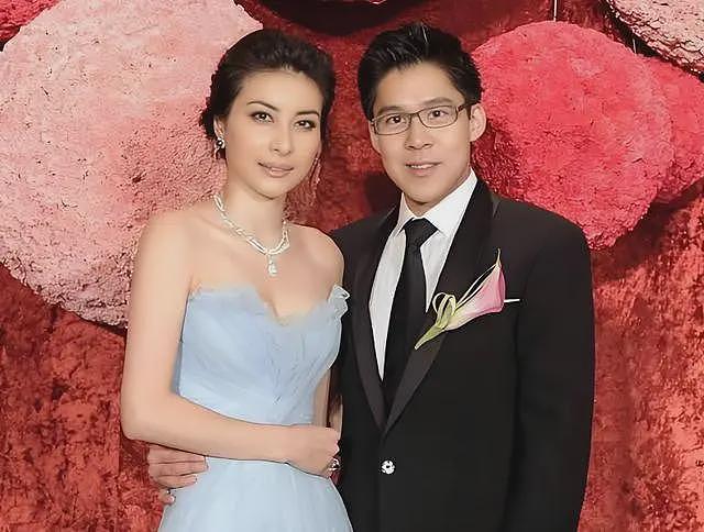 郭晶晶与“妲己”成妯娌？一场婚礼给豪门秘闻全炸出来了，堪比小说炸裂（组图） - 16