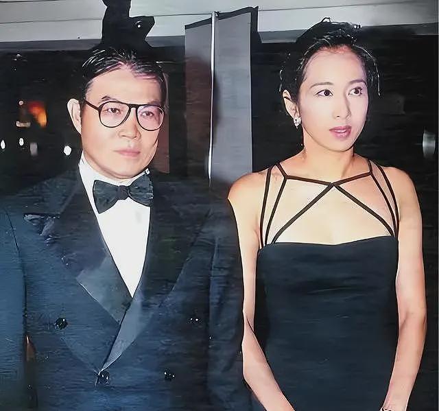 郭晶晶与“妲己”成妯娌？一场婚礼给豪门秘闻全炸出来了，堪比小说炸裂（组图） - 9