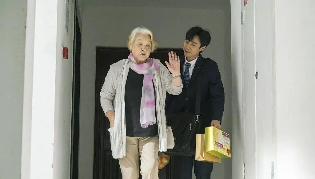 漂泊在外的年轻人，给没有退休金的农村父母补缴社保（组图） - 5