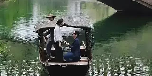 郭晶晶与“妲己”成妯娌？一场婚礼给豪门秘闻全炸出来了，堪比小说炸裂（组图） - 26