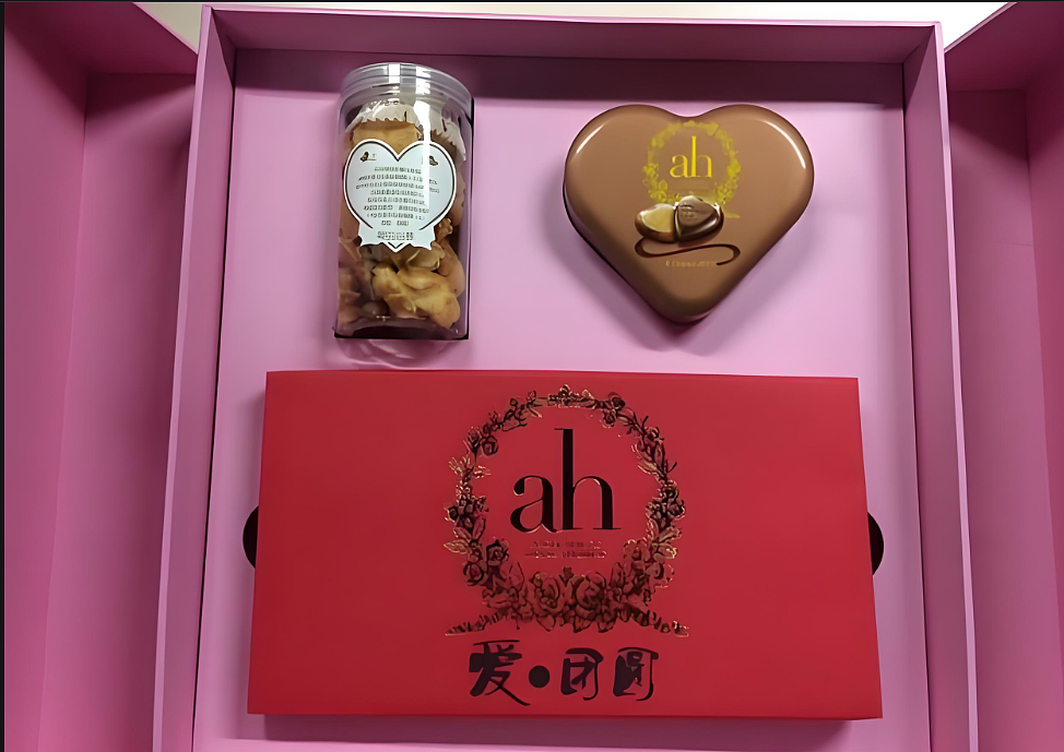“内娱第一恋爱脑”成了全网的笑话，千万婚礼，500克拉钻戒，照出了人性的丑恶：宠妻背后都是生意（组图） - 14