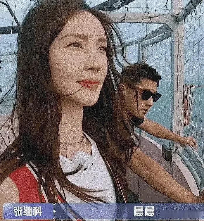 金晨黄景瑜恋爱风波升级!男方偏爱女方还吃醋,两人疑两情相悦(组图) - 17