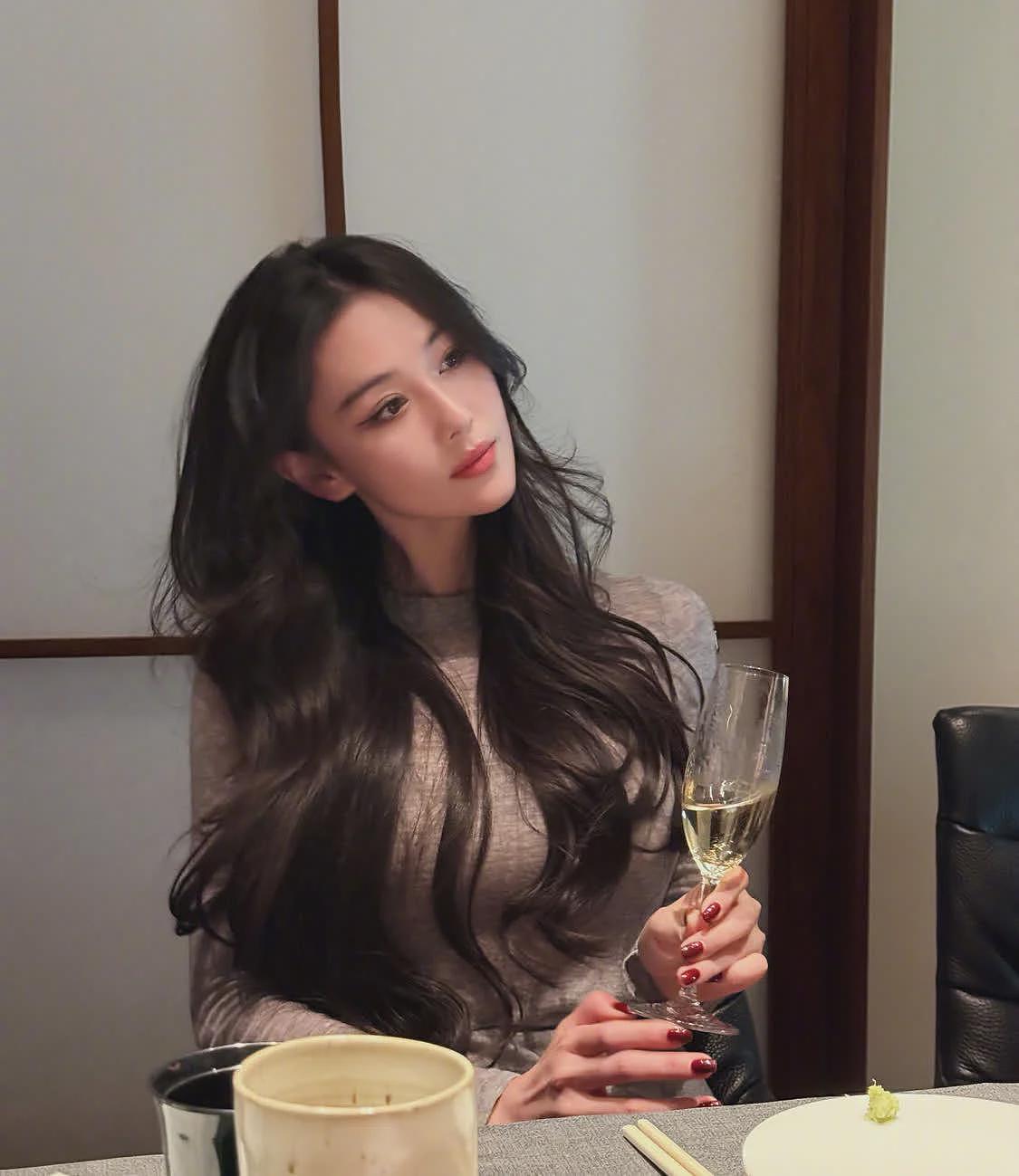张馨予晒健身照,腰身练得好细但仍有小肚子,穿瑜伽裤翘臀抢镜(组图) - 4