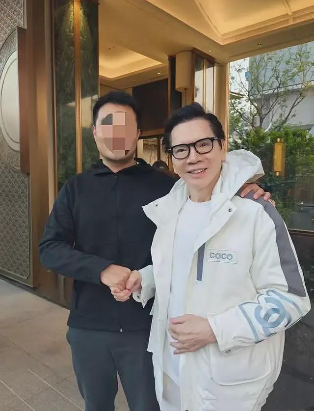 向太夫妇杭州看房,买4000万豪宅证没破产,穿凉拖露红脚趾不雅观(组图) - 9
