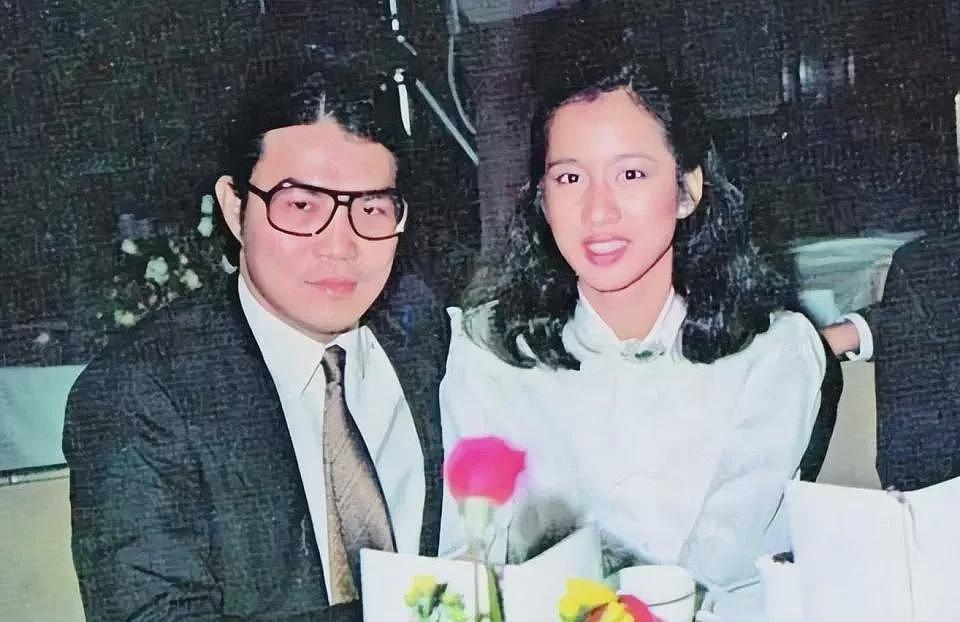 玉龙雪山下婚礼结束仅4天,霍震霆两个儿子爆雷(组图) - 1