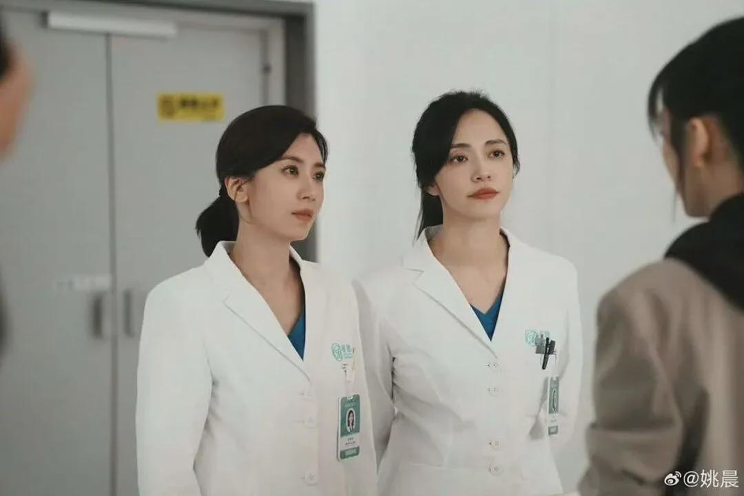 明星路演跳短视频尬舞,粉丝都看不下去了(组图) - 11