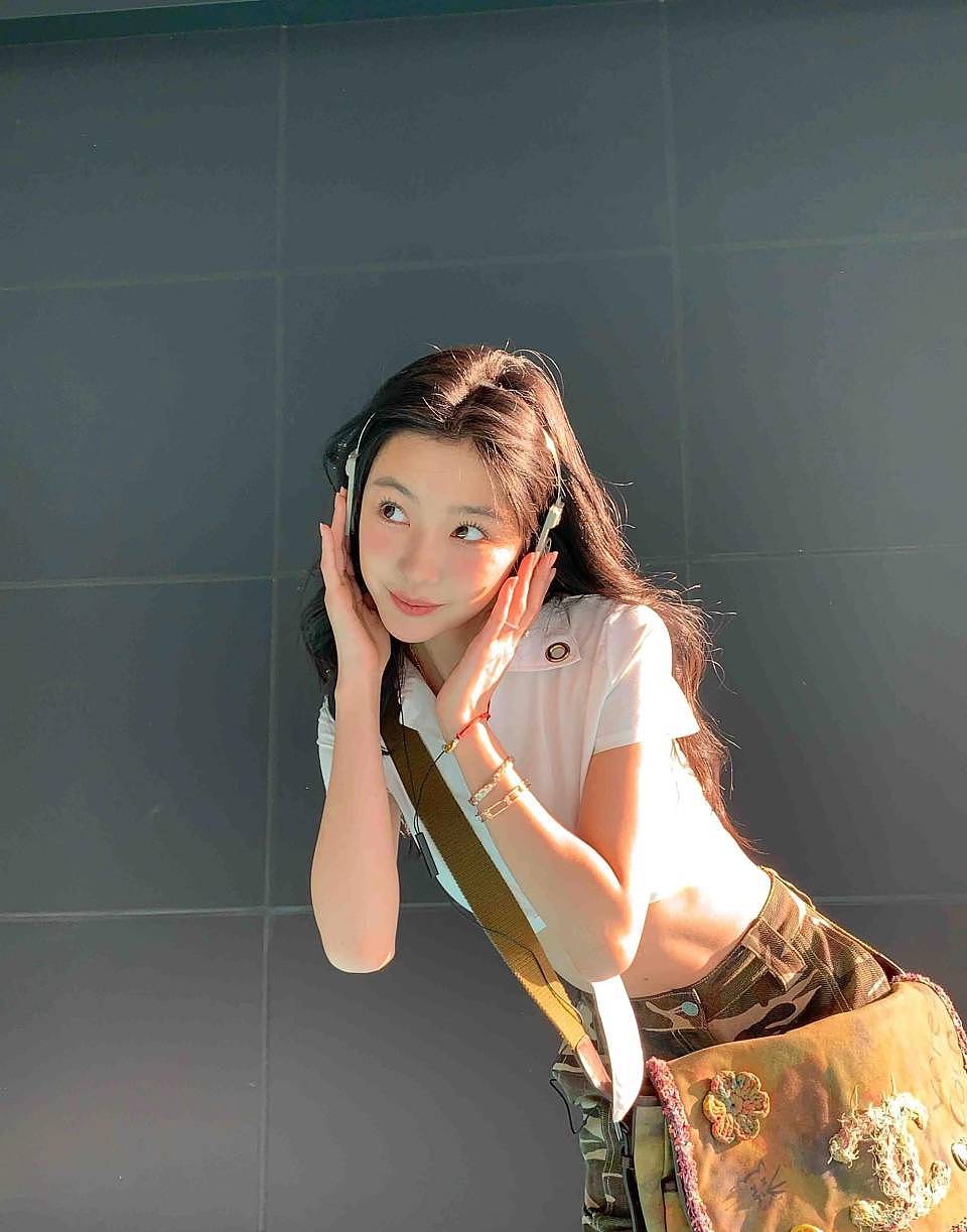 从纯欲女神到内娱“新嫂子”？易梦玲走红，为何总和恋情挂钩（组图） - 9