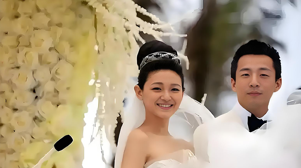 “内娱第一恋爱脑”成了全网的笑话，千万婚礼，500克拉钻戒，照出了人性的丑恶：宠妻背后都是生意（组图） - 10