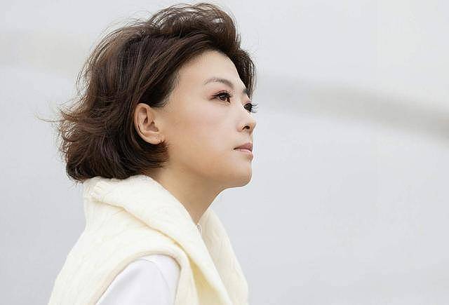 香港知名女星正在打离婚官司，遭家暴强忍20年（组图） - 1