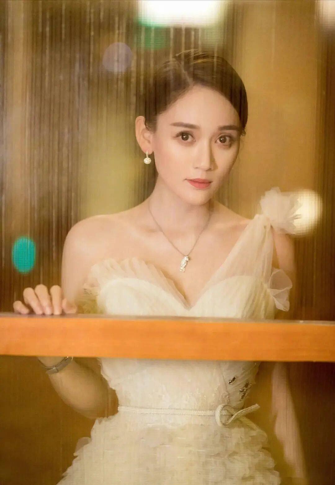 偶像剧女王陈乔恩写真美爆了!魔鬼身材性感火辣(组图) - 9