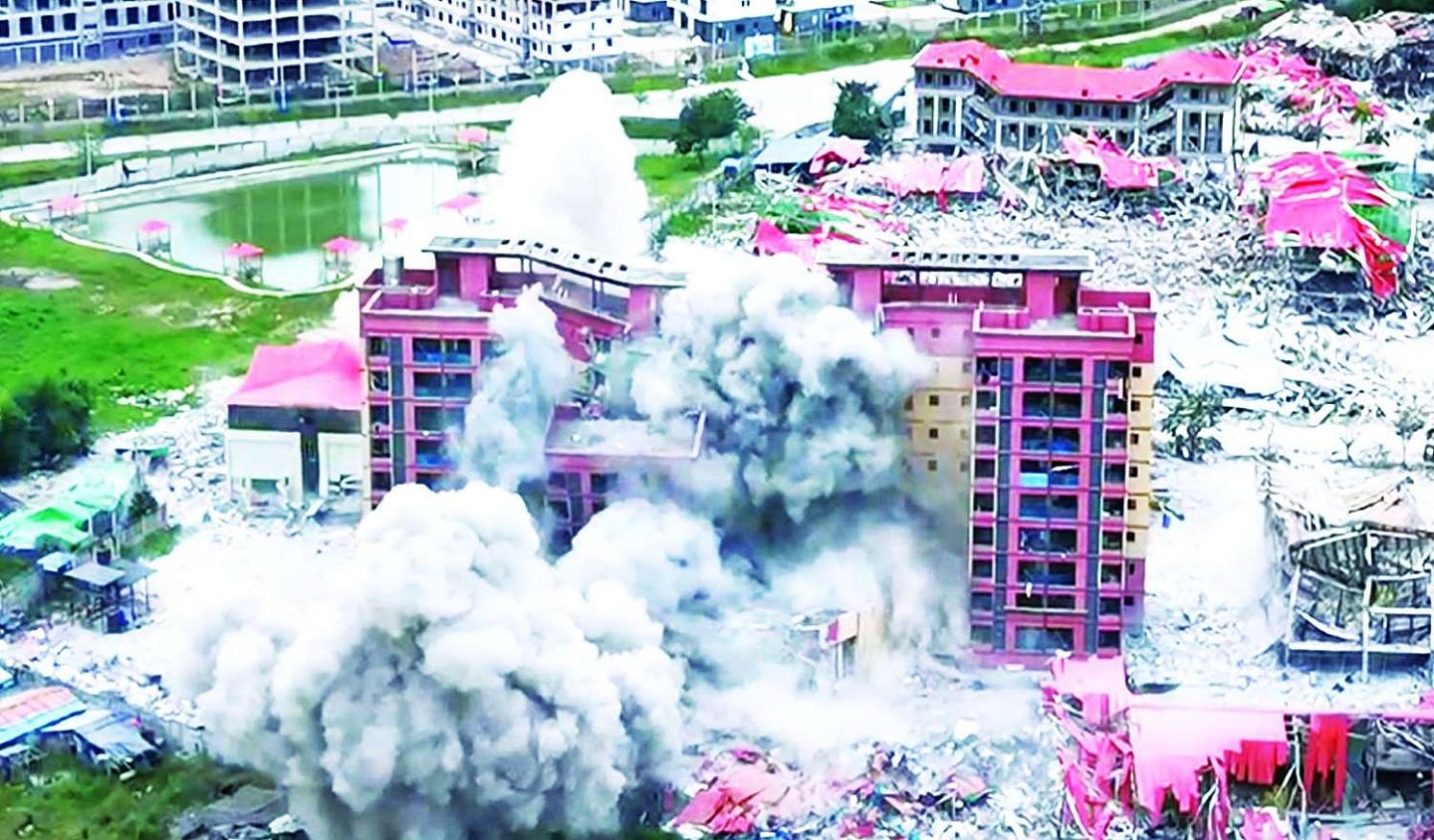 缅甸公布炸毁KK园区建筑影片，逾180幢拆毁，超过千名外国人被捕（组图） - 1