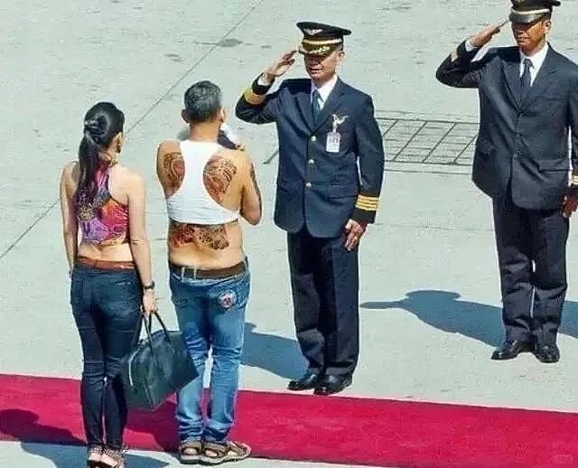 对老公温柔，对自己下手狠？泰国王后苏提达，在中国“狠狠圈粉”（组图） - 11