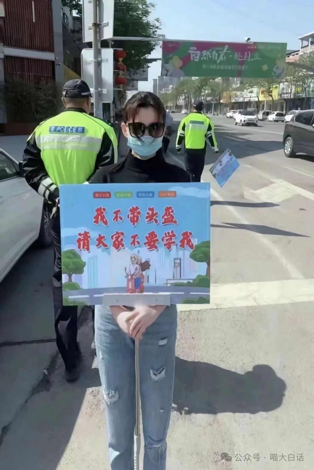 【爆笑】“把陌生人错认成朋友发了一个月自拍后...”哈哈哈哈哈太抓马了（组图） - 36