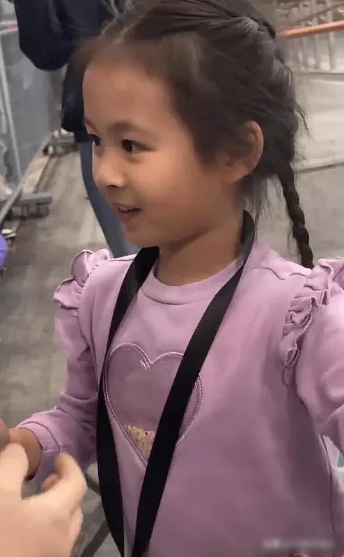赵雅芝孙女惊艳亮相!五官神似奶奶被赞“迷你版白素贞”(组图) - 1