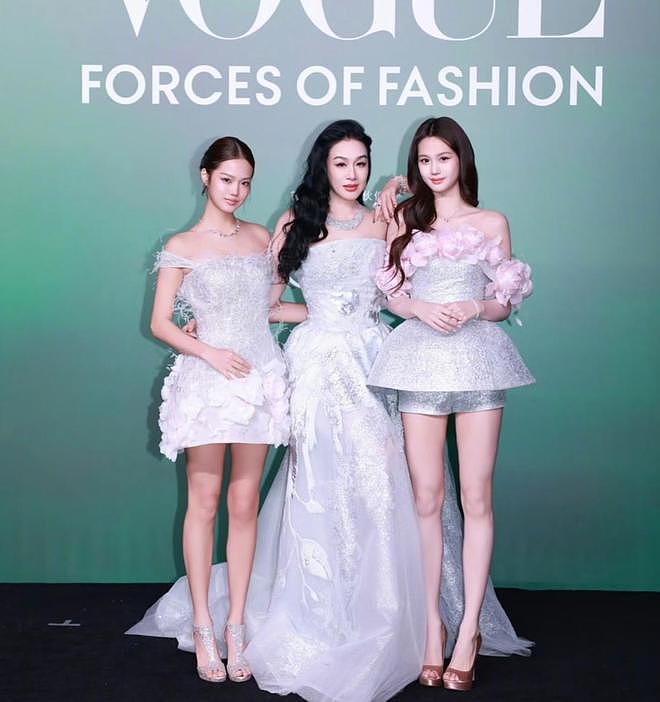 曹格15岁女儿Grace近照曝光，长相漂亮星味十足，暂不考虑出道（组图） - 14