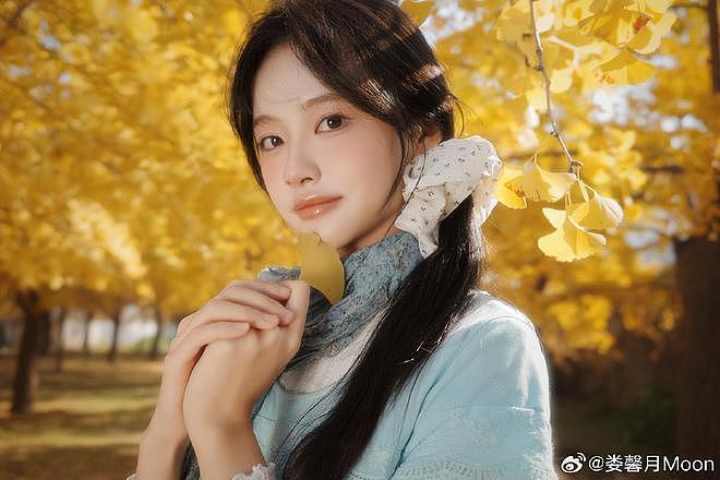 女演员称在酒吧被要求坐外国人旁边,涉事工作人员被罚款停职(组图) - 4
