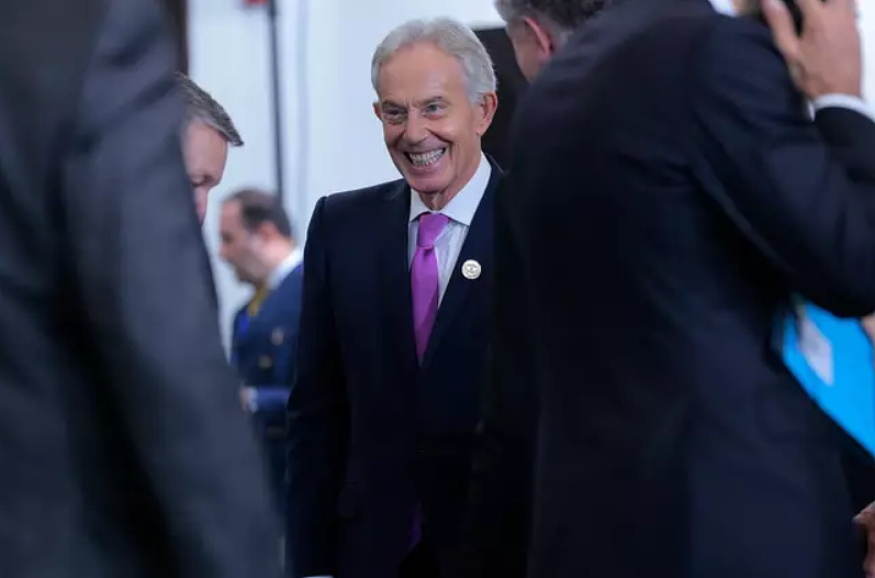 戴妃也在爱泼斯坦名单上？炸雷文件公布，英国政商娱乐体育界全军覆没（组图） - 3