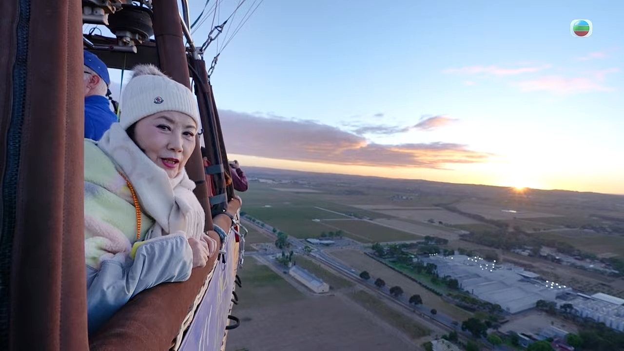 带阿姐看世界:汪明荃周嘉洛自驾游澳洲,阿姐揭罗家英开车坏习惯(组图) - 8