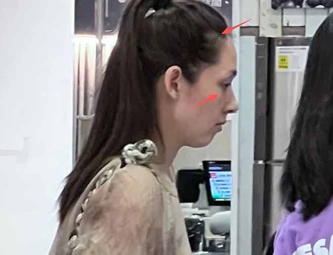 41岁郭碧婷近照曝光！独自带孩子出街面容憔悴，嫁入豪门照样受累（组图） - 3