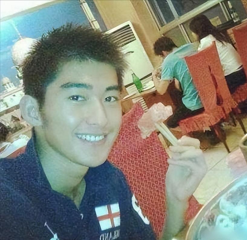 张翰被曝买婚房无人关注？曾是顶流，前任皆女神，怎么越混越惨（组图） - 8
