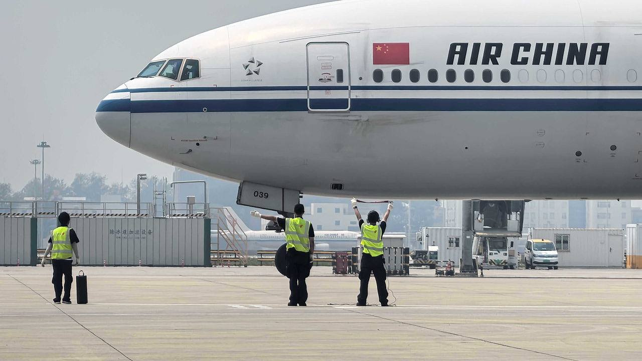 彭博:中国要求当地航空公司削减日本航班至明年3月(组图) - 1