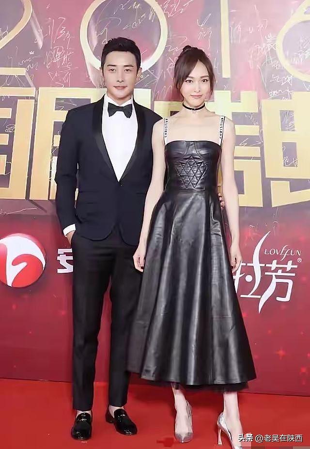 葬礼后带亲友吃饭被拍！唐嫣罗晋挽手同行，朴实爱情看哭无数网友（组图） - 7