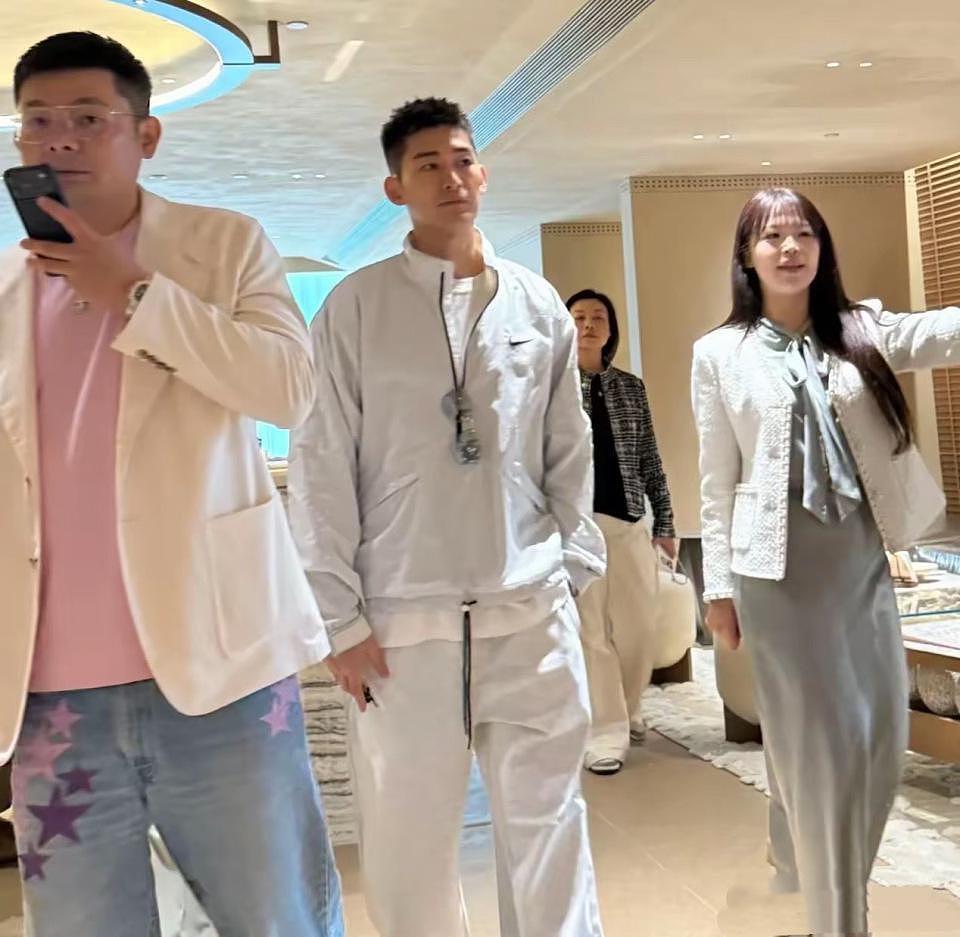 张翰被曝买婚房无人关注？曾是顶流，前任皆女神，怎么越混越惨（组图） - 1