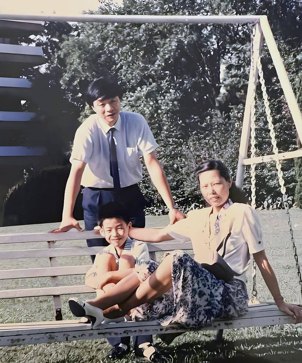 42岁胡彦斌恋情曝光！单亲母亲激动落泪（组图） - 4