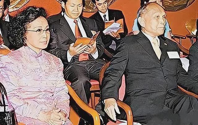 霍英东最宠的儿子霍文逊:不是嫡出却光耀霍家门楣,不输大房三子(组图) - 4
