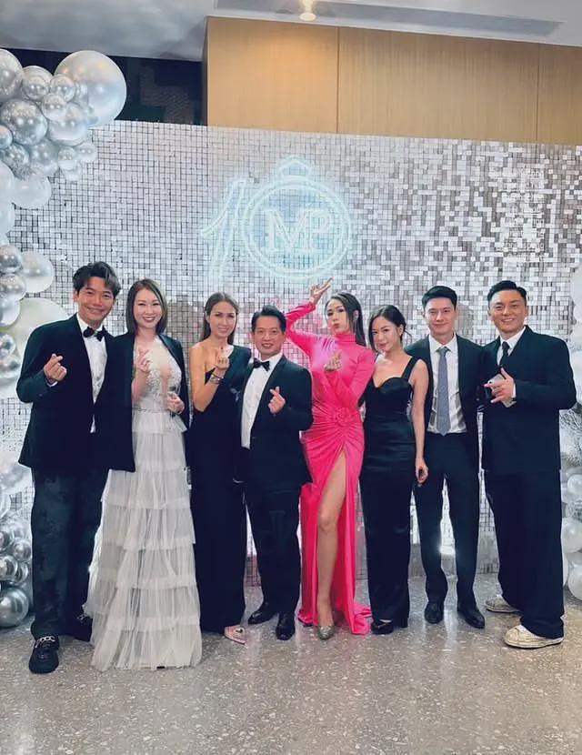 胡杏儿10周年婚宴,100瓶茅台香槟随便喝,只见庄思敏不见胡定欣(组图) - 5