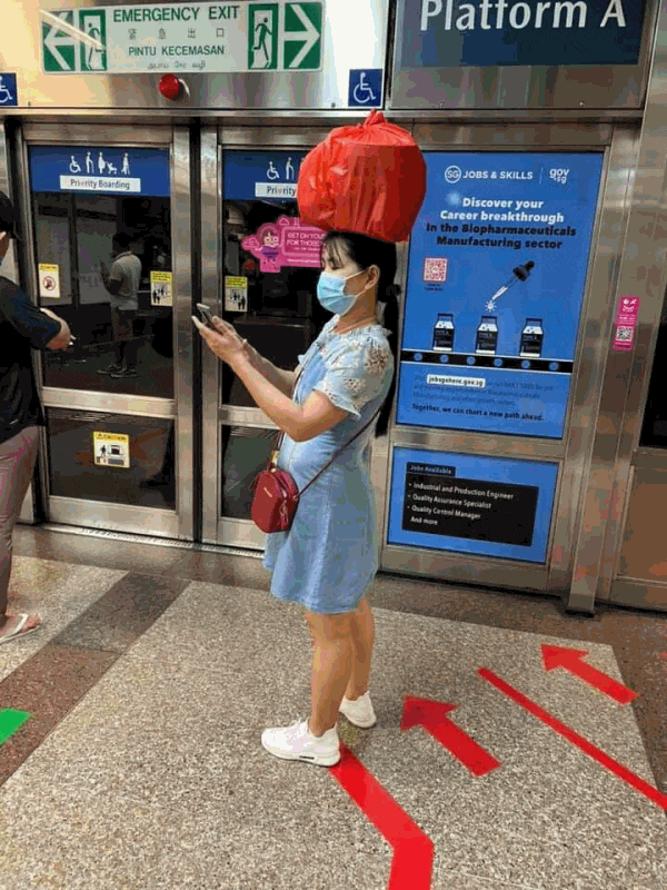 新加坡，东南亚人自己的佛罗里达州！地铁晾衣服、内裤占座、大街上裸奔...（组图） - 11