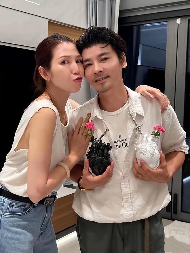 53岁蔡少芬为钱累脱相,化妆时直呼又困又累,15岁就开始为母还债(组图) - 16