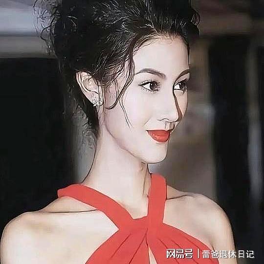 李嘉欣也没想到，曾经败光的脸面，如今被14岁儿子找了回来（组图） - 1